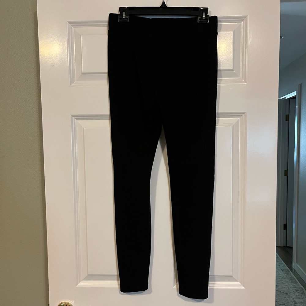 Lou & Grey black leggings. Excellent condition. Size: medium